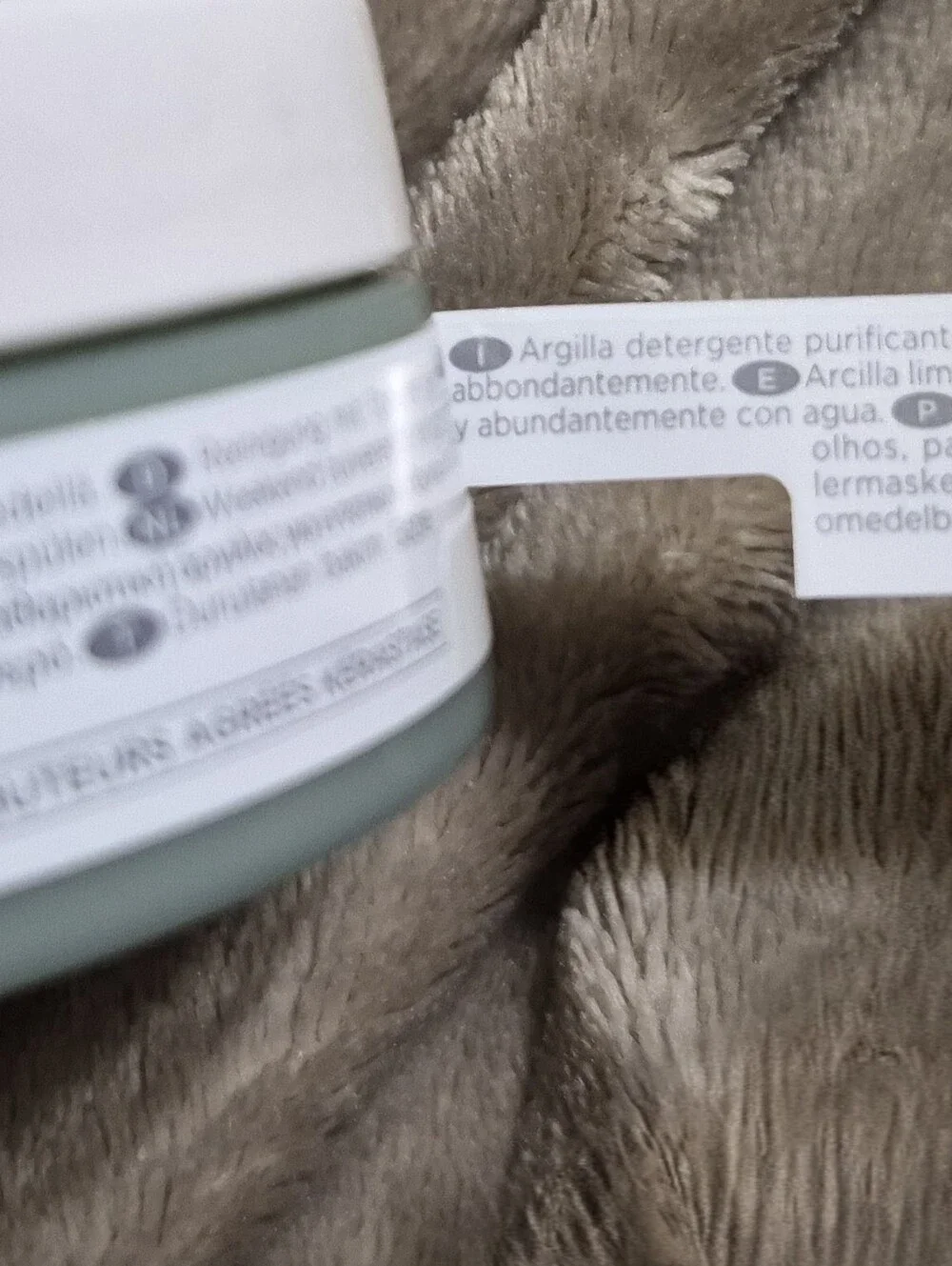 BN   Kérastase Specifique Argile Équilibrante Kaolin Clay Purifying Mask